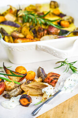 Gebackenes Wurzelgemüse, rote bete, aus dem backofen, rote bete verschiedene farben, urkarotte, rosmarin, wintergemüse 