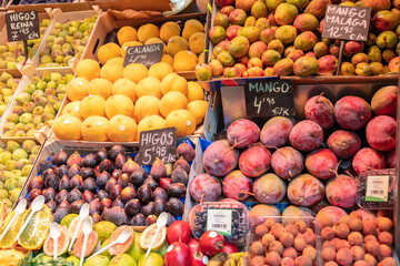 Malaga, Andalusia, Spain. 4 September 2025. Fruit and vegetable stall at Atarazanas market