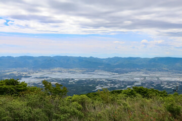 Fototapeta premium 春の佐渡島。白雲荘より国仲平野を見下ろす。
