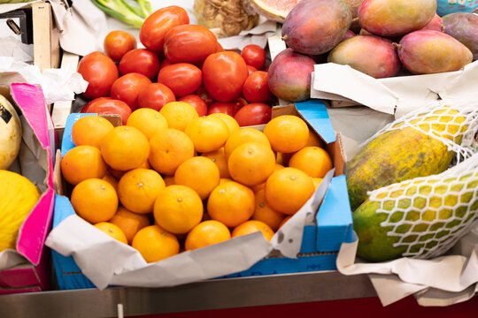 Malaga, Andalusia, Spain. 4 September 2025. Fruit and vegetable stall at Atarazanas market