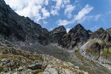 A harsh and wild environment in the upper valley with beautiful peaks.