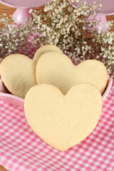 Biscoito amanteigado em formato de coração