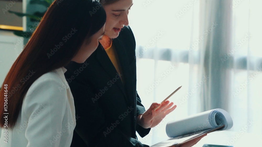 Poster top view of smart business woman talking and give house design. aerial view of architect engineer lo