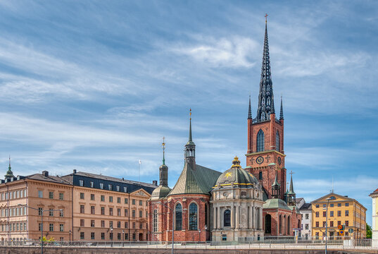 Fototapeta Stockholm, the capital of Sweden, encompasses 14 islands and more than 50 bridges in a vast archipelago in the Baltic Sea.