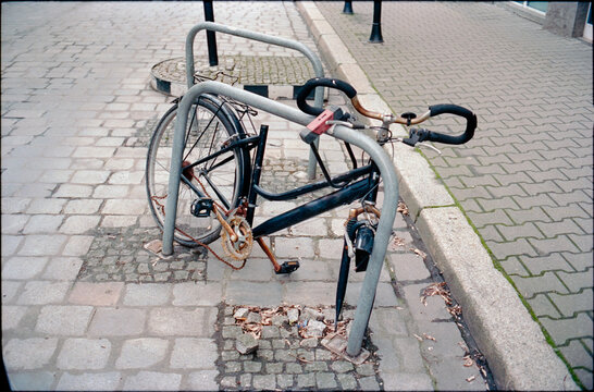 Wheelless bicycle