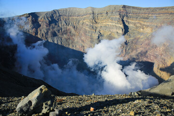 熊本県阿蘇市　阿蘇山火口の風景