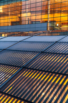 Glass roof panels with linear light pattern