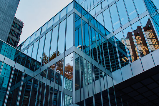 Minimalist Facade of Vancouver Skyscraper
