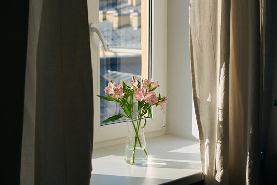 Alstroemeria flower bouquet 