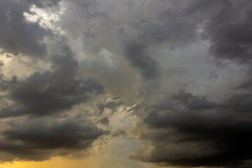 Obraz premium The sky is full of beautiful clouds.