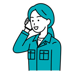 スマートフォンで話す作業員の女性