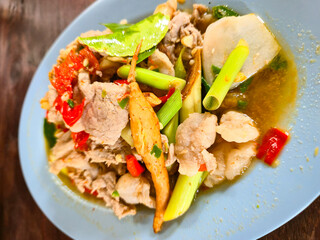 Aromatic Thai Beef Stir-fry: Neua Ruan Ta-khrai with Lemongrass