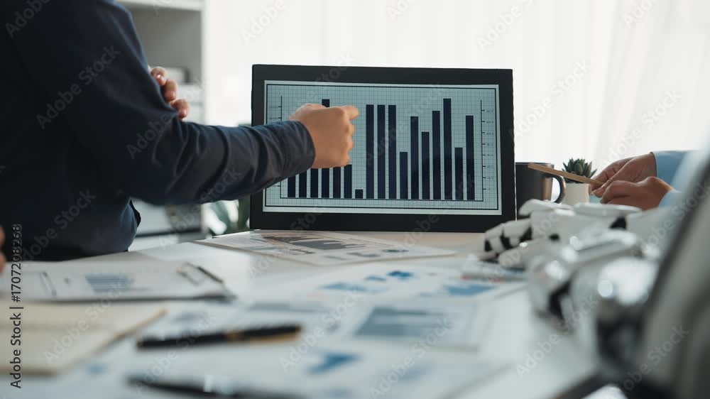 Poster professionals integrate ai data insights into collaborative sessions, optimizing marketing strategie