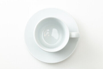 空のコーヒーカップ　白バック