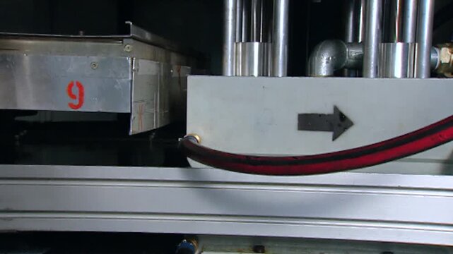 Single-use plastic compression process detail