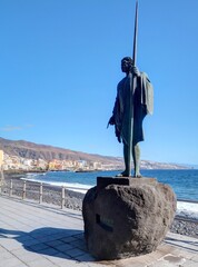 survol de la ville de Candelaria sur l'île de Tenerife, canaries