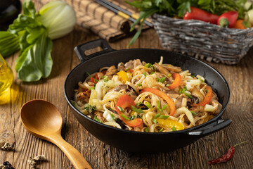 Pasta with chicken in oyster sauce.