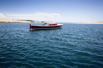 Pleasure boating in front of the Dune du Pyla