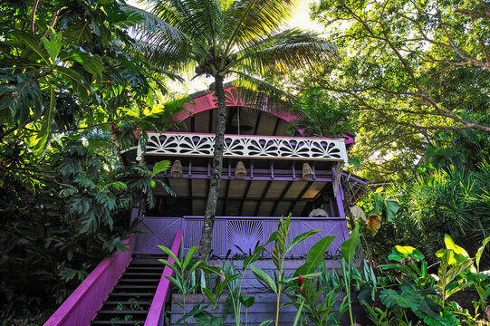 Lea's Kaz' bungalow rental of 'Tendacayou Ecolodge et Spa', Deshaies, Basse-Terre, Guadeloupe