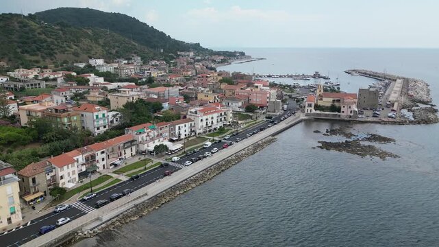 drone, vista su Acciaroli, Salerno, Italia