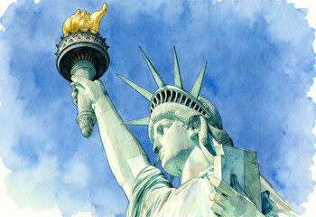 Fototapeta premium La statue de la Liberté majestueuse sous un ciel bleu nuageux