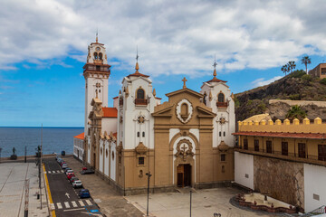 Fototapeta premium Basilica of the Royal Marian Shrine of Our Lady of Candelaria, the first Marian shrine of the Canary Islands, in Candelaria city on the island of Tenerife, Canary Islands, Spain. View from above