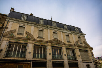 Dans les rues de Pau dans les Pyrénées-Atlantiques en France