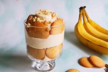 Homemade Vanilla banana cream pudding, selective focus
