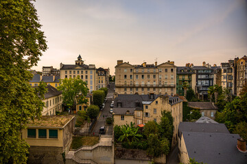 Fototapeta premium Vue sur Pau dans les Pyrénées-Atlantiques en France