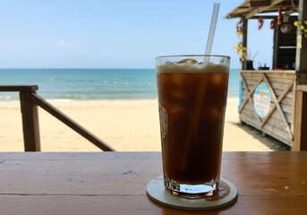 海辺のアイスコーヒー写真素材