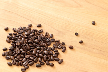 コーヒー豆　木目背景