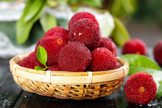 Fresh Red Wax Apples in Bamboo Basket - Xianju Tropical Fruit Display