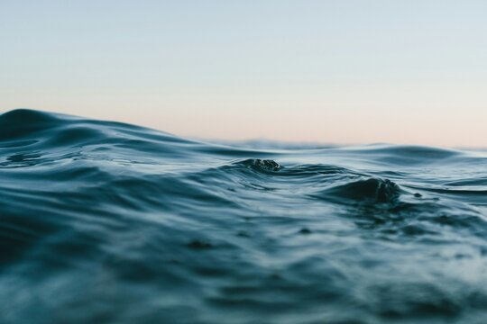 wave of water