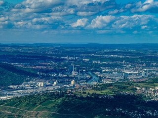 Flug über den Wolken