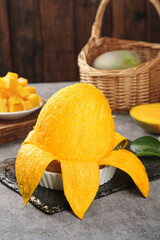 Decorative Mango Flower Peel Cut from Panzhihua Sichuan China Tropical Fruit Preparation
