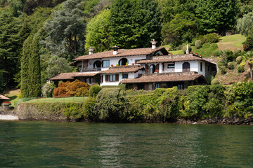 Luxury Lakefront Villa in Northern Italy Hillside
