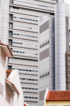 Futuristic tubes add industrial pattern to downtown office buildings