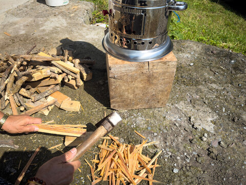Tea kettle for making tea outdoors
