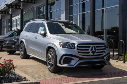 Mercedes-Benz GLS 450 4MATIC SUV at a dealership. Mercedes offers the GLS450 with a 3.0L Turbo 6-Cylinder engine. MY:2025