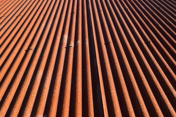 錆びた波トタンの屋根