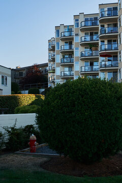 Modern Seaside Condominiums &mdash; Sidney, Vancouver Island

