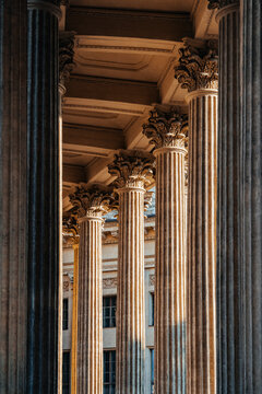 Naklejki Beautiful columns showcasing architectural elegance in sunlight