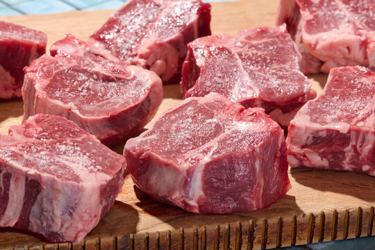 Salted Raw Lamb Chops 