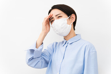 マスク姿の女性