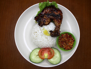 chicken breast with rice and vegetables