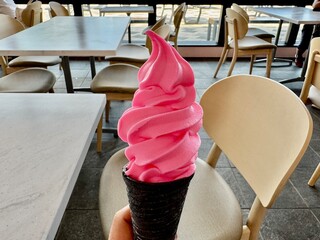 ピンクのソフトクリーム