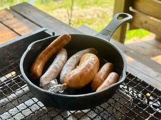 炭火でソーセージグリル