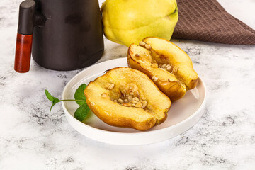 Baked quince with honey and cedar