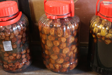 梅干しを作る様子