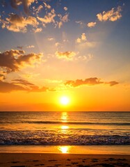 Obraz premium Golden sunset over ocean beach